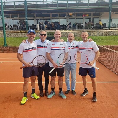 Los subcampeones. De izquierda a derecha, Ricardo Vigón Menéndez, Tito Cueto-Felgueroso Fernández-Nespral, Luis Fernando Ruiz Sánchez, Kiko Tonda Fernández y David Álvarez Fernández