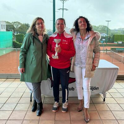 Beatriz Celorio Otero, del Real Grupo de Cultura Covadonga, subcampeona de Asturias +45