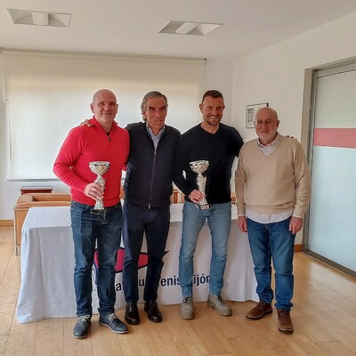 David Álvarez Fernández y Luis Fernando Ruiz Sánchez, del Real Club Tenis Gijón, campeones de dobles +55