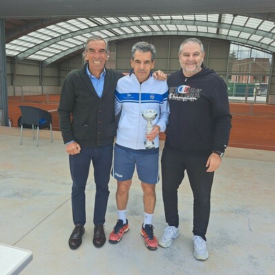 Enrique Nervino Barbón, del Real Club de Tenis Oviedo, subcampeón +65