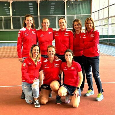 Equipo de veteranas +35 del Real Grupo de Cultura Covadonga