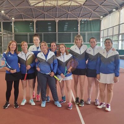 Equipo de veteranas +35 del Real Club de Tenis Avilés